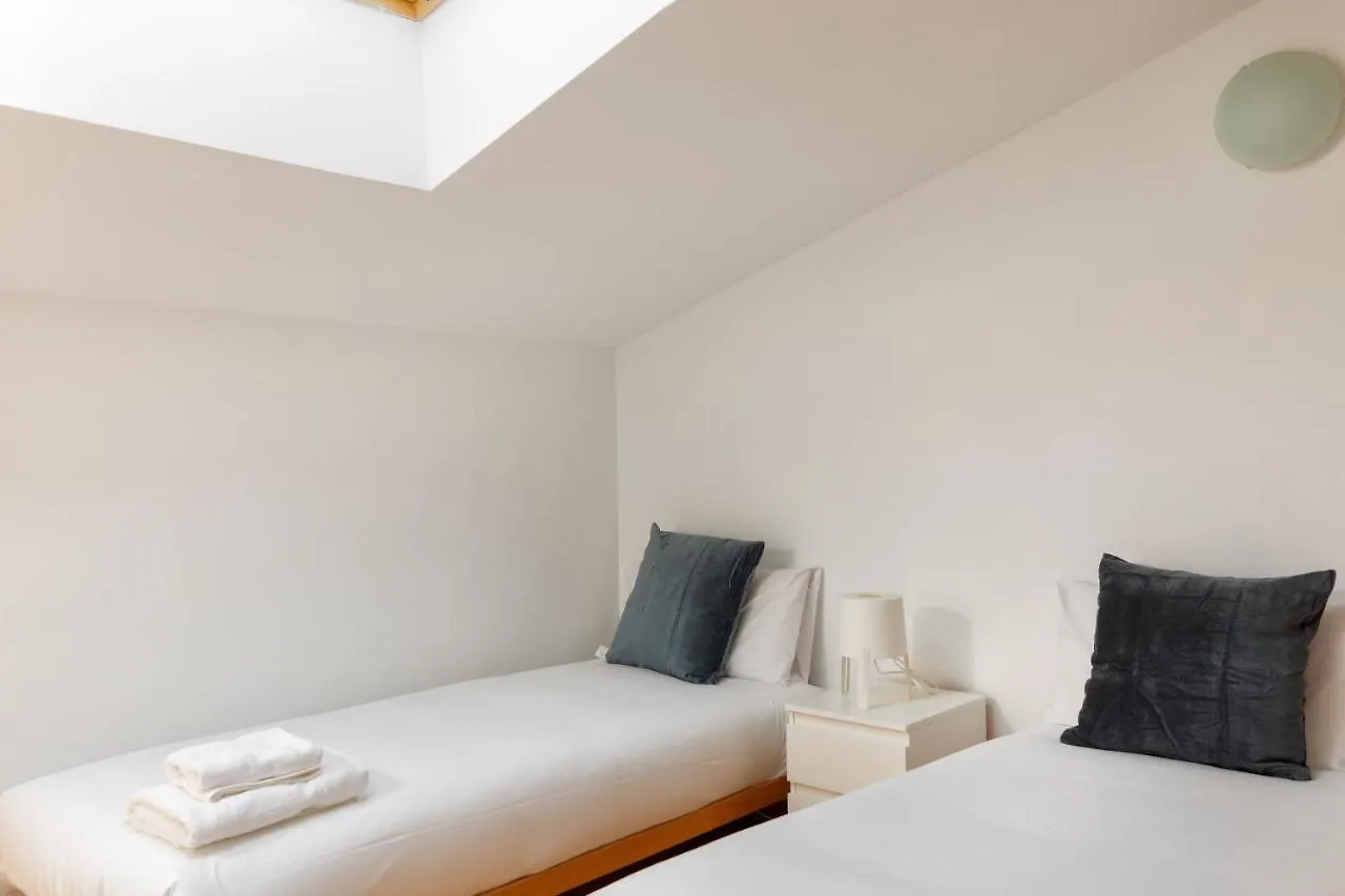 Flateli Cort Reial 7 Apartment Girona 0*,